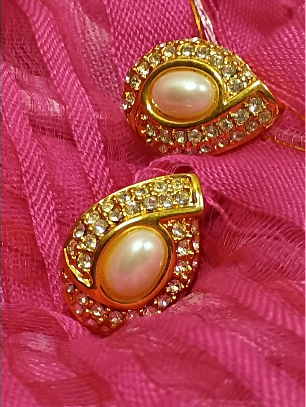 Vintage Gold Tone Napier Faux Pearl Oval Clip On Earrings